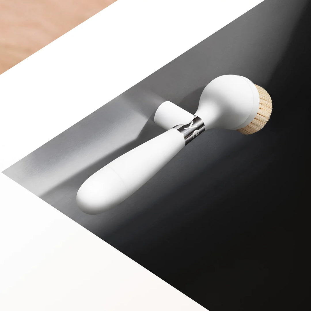 The ONE DISH BRUSH V2 | With Magnetic Stand